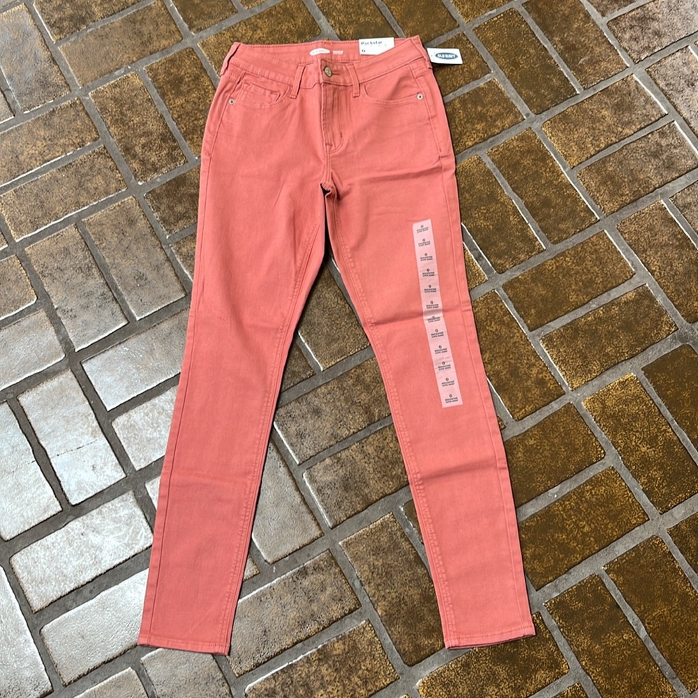 🛍 6 for $35 • NWT Old Navy Desert Sun Medium Rise Rockstar Super Skinny Jean